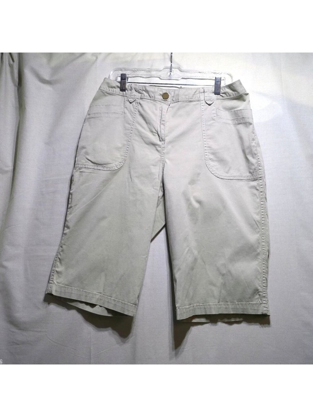 Chico's Bermuda Shorts Tan Khaki Size 2=Large Stretch